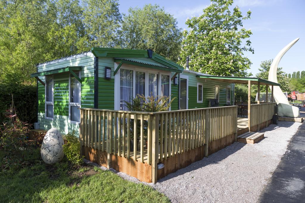 Adventurer'S Village Milton Keynes Bagian luar foto