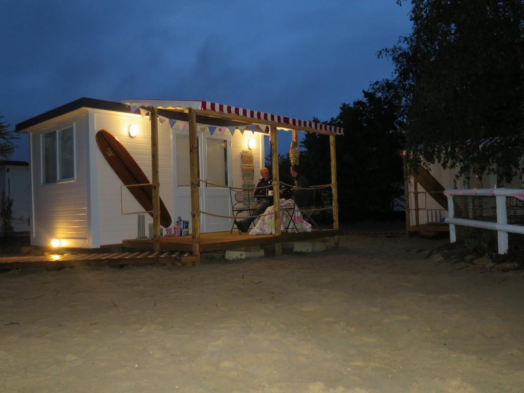 Adventurer'S Village Milton Keynes Bagian luar foto